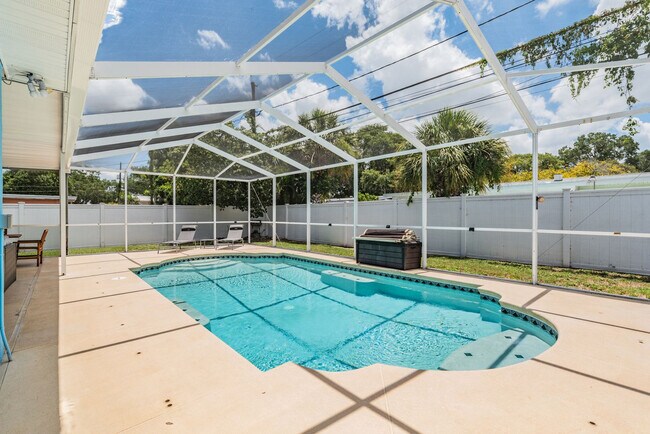 Building Photo - 3442 Azalea Pl