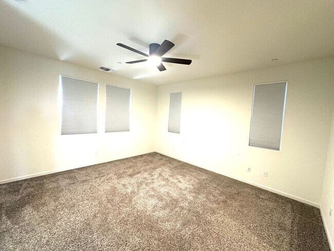 Building Photo - Natomas 3 Bedroom Home with a loft for rent!