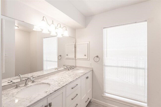 Building Photo - 1518 Durfey Ln