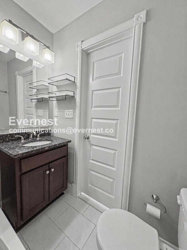 Building Photo - 2608 Fleet St