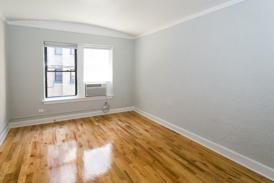 Building Photo - 562 W Arlington Pl