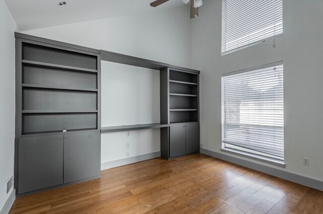 Building Photo - 1022 Forest Home Dr