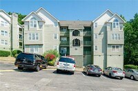 Building Photo - 974 Stewarts Creek Dr