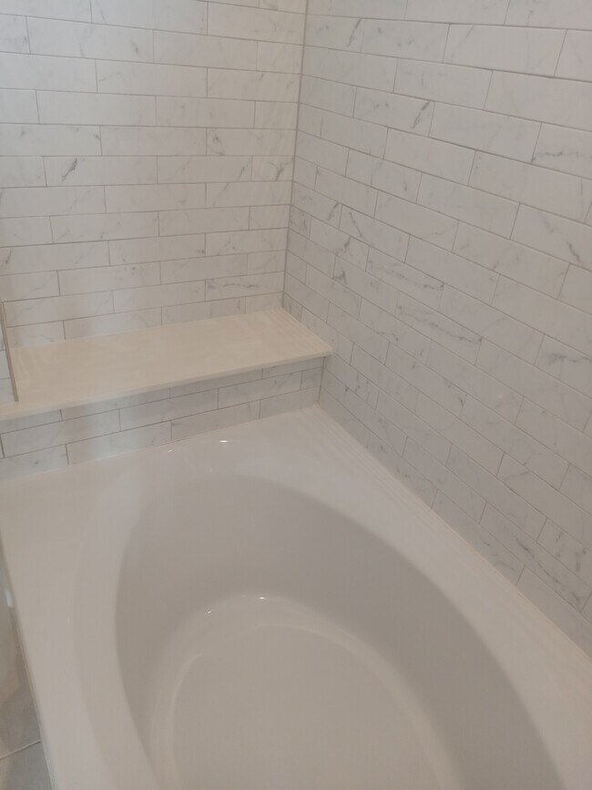 Building Photo - 8423 Martinique Mews