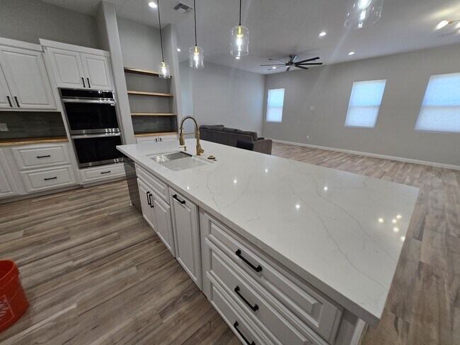 Building Photo - 1111 Avenida De Las Estrellas Dr