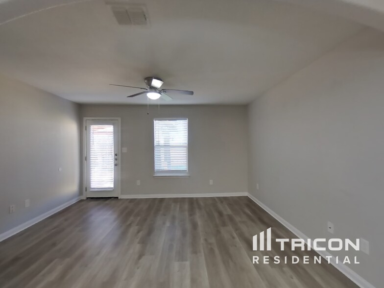 Building Photo - 11443 Coral Canyon