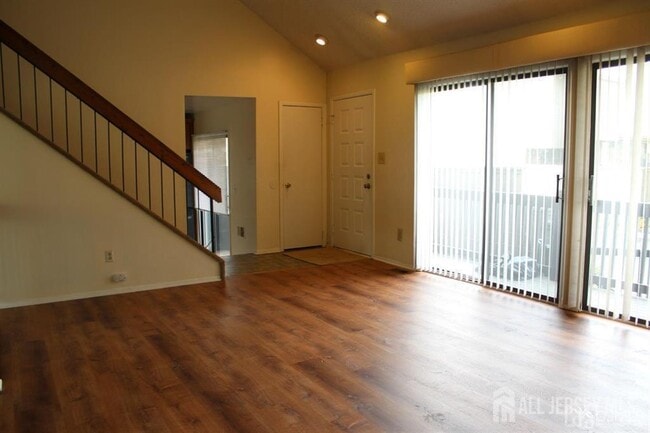 Building Photo - 3 Westgate Dr