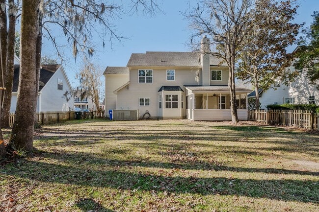 Building Photo - Your Modern West Ashley Retreat!