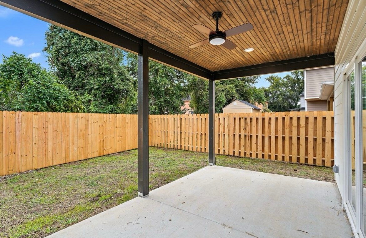 Building Photo - 2142 18th Ave N