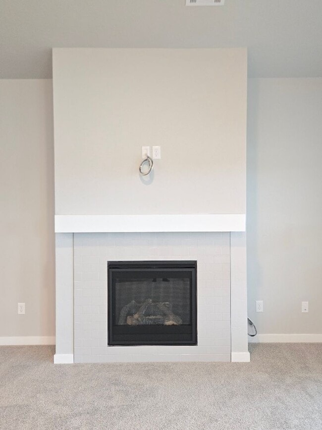 Building Photo - Elegant Nampa Home