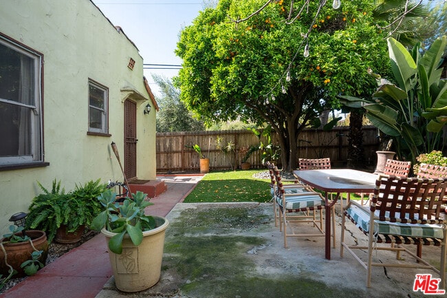 Building Photo - 3106 Silver Lake Blvd