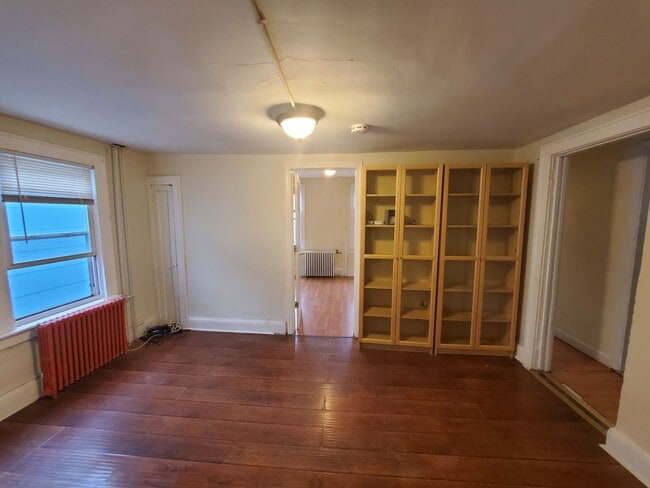 Building Photo - 38 Division St