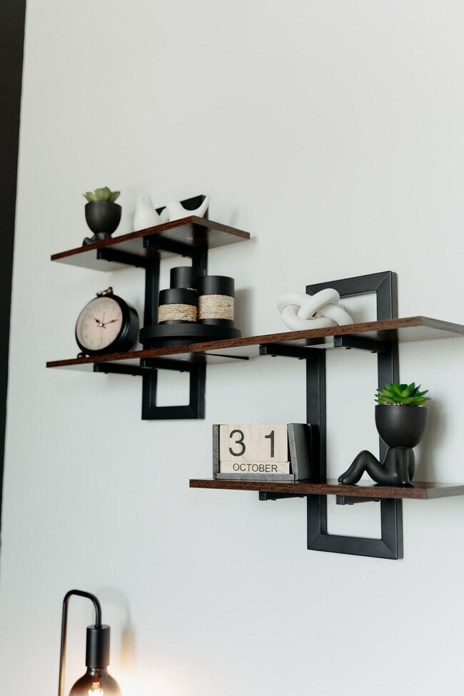 Building Photo - 755 S Clark St