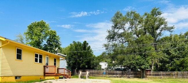 Building Photo - Spacious Home on Large Corner Lot