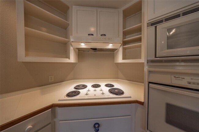Building Photo - 105 Ridge Oak Dr
