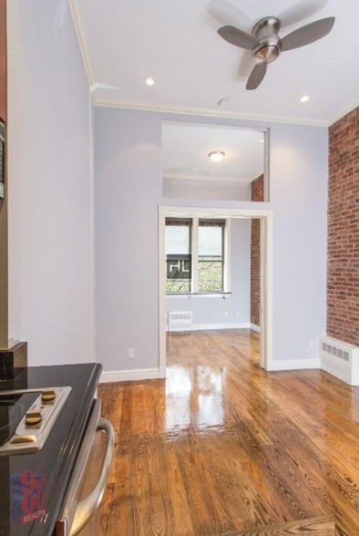 Building Photo - W 14TH ST.