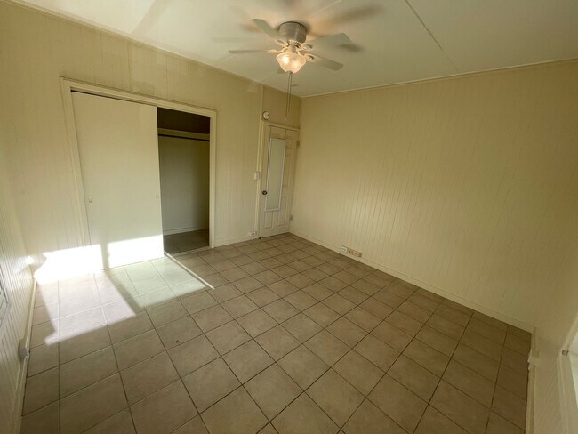 Building Photo - 737 Hauoli St.