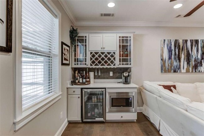 Building Photo - 1450 Edgebrook Ct NE