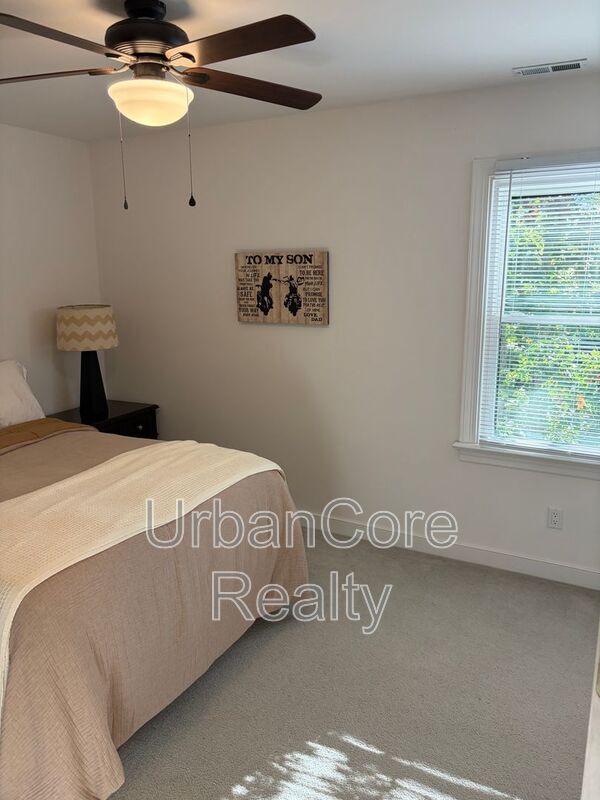 Building Photo - 7949 Flag Tail Dr