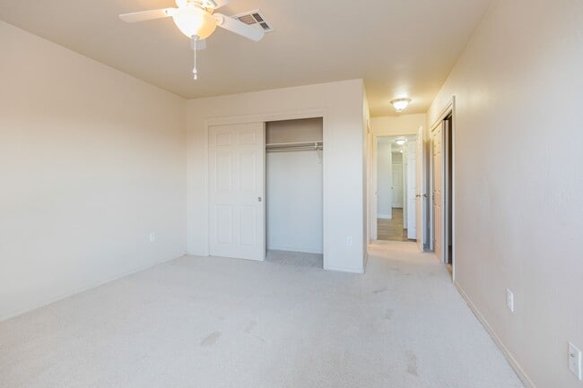 Building Photo - Beautiful 3 Bedroom/2 Bath Home
