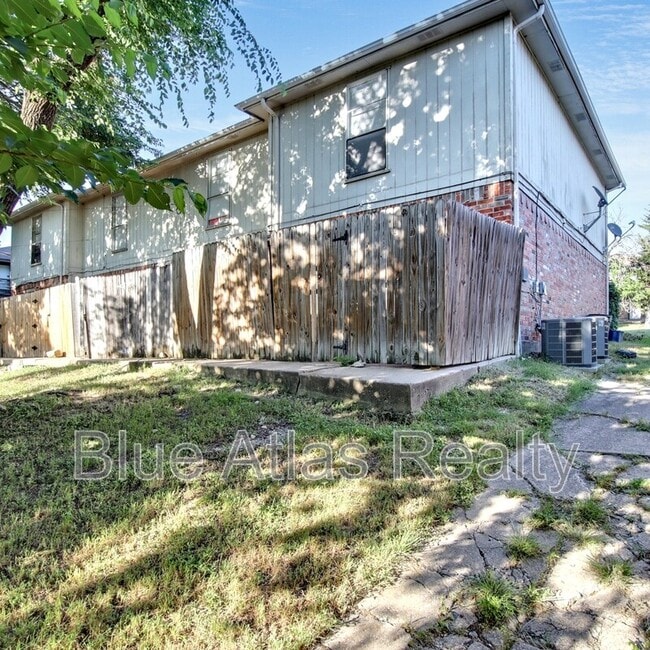 Building Photo - 3830 Coates Cir