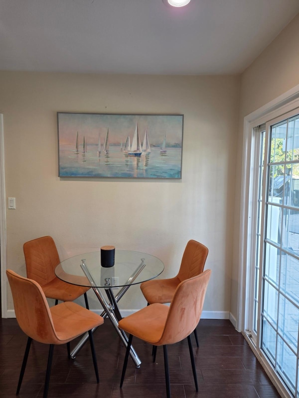 Building Photo - 10644 Vanalden Ave