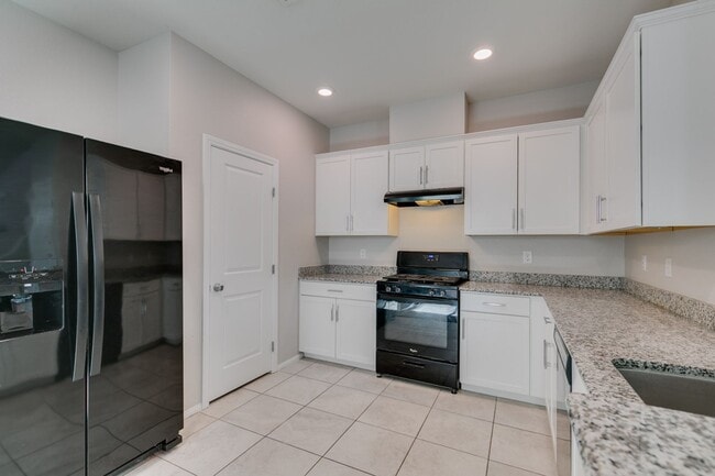 Building Photo - South West/ Mountains Edge 3 BD, 2.5 BA GATED COMMUNITY HOME