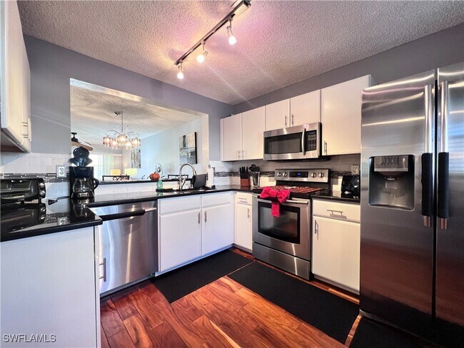 Building Photo - 717 Landover Cir