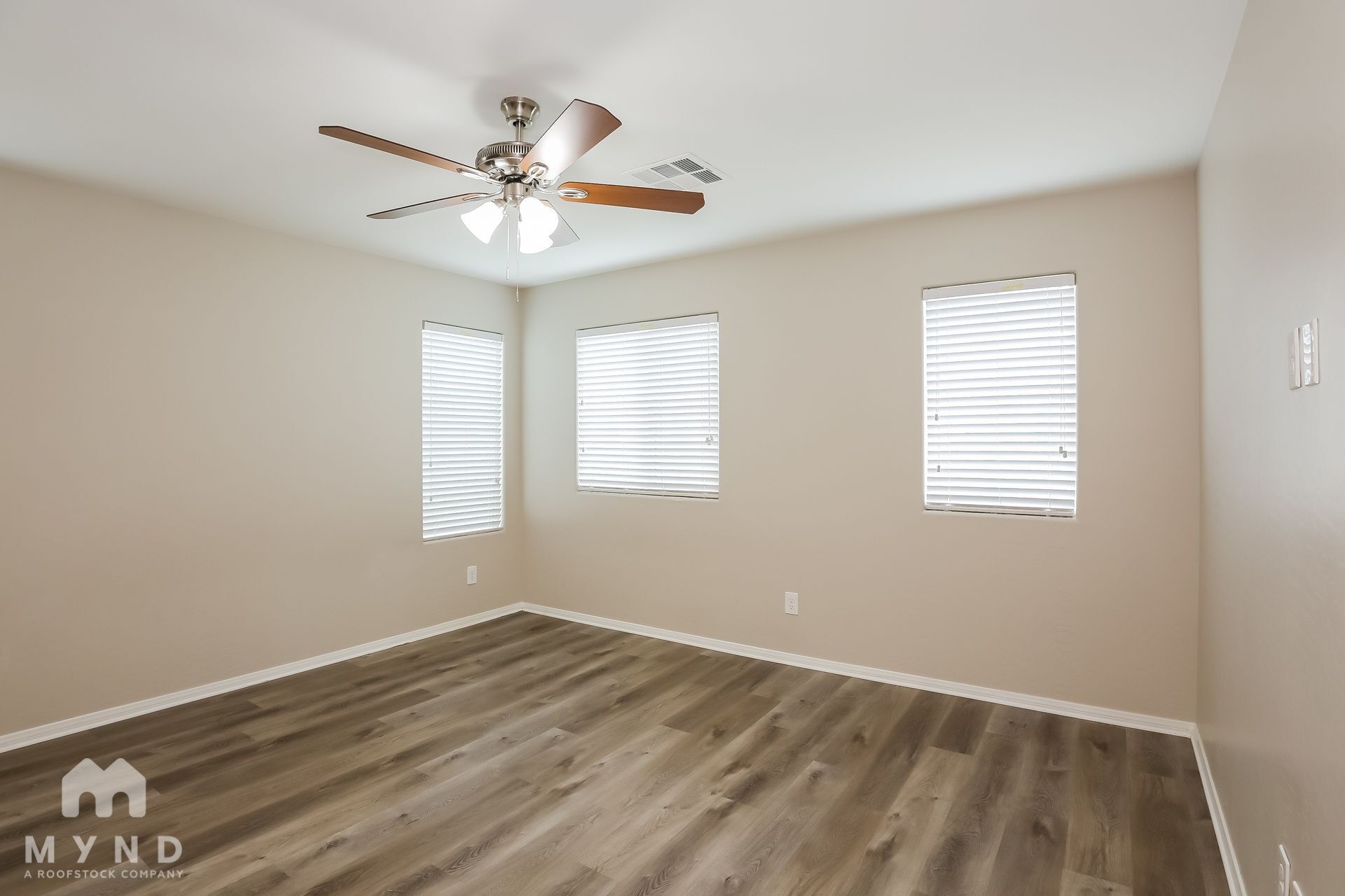 Building Photo - 7608 Tiffany Lamp Ct