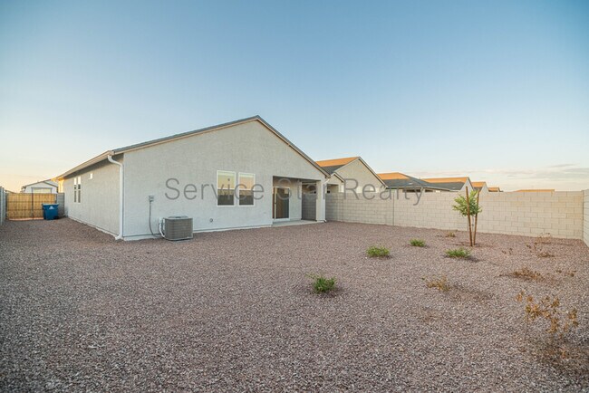 Building Photo - 5549 E Cinder Ln