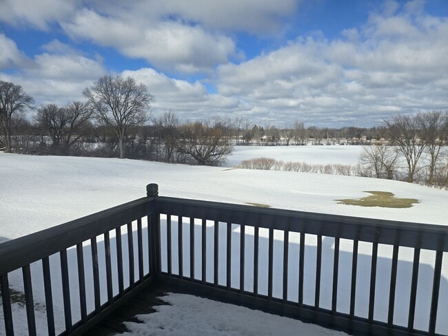 Building Photo - 247 Oak Ridge Dr