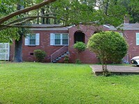 Building Photo - 162 Fairburn Rd SW