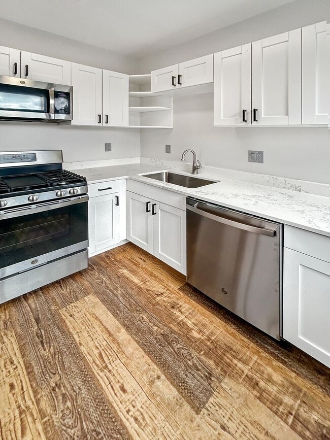 Building Photo - 101 E Lincoln Ave