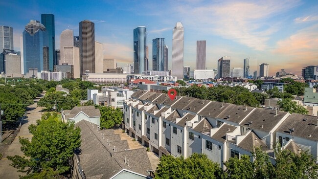 Building Photo - 1212 W Dallas St
