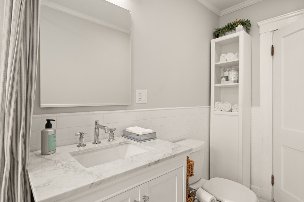 Building Photo - 37 Everett St