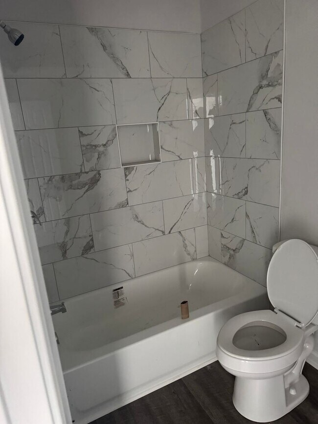 Building Photo - Beautifully fully renovated home now available for rent