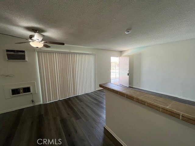 Building Photo - 686 E Cottonwood Rd