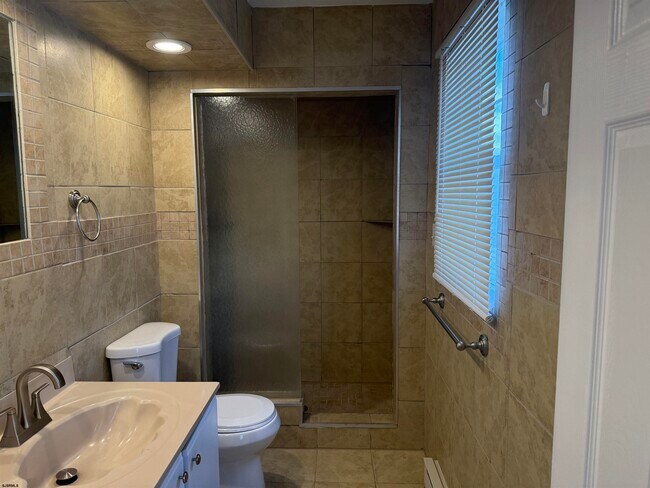 Building Photo - 33 Lighthouse Dr