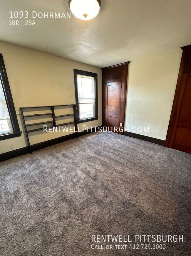 Building Photo - 1093 Dohrman St