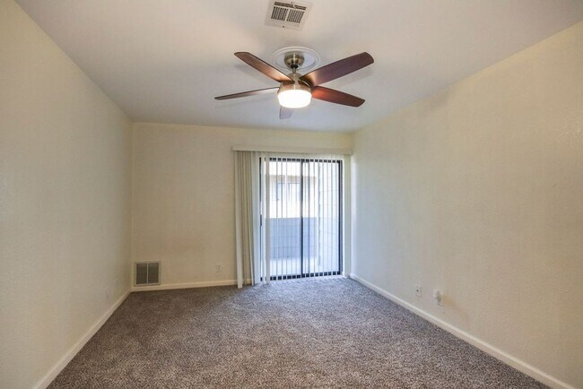 Building Photo - 2 Bed / 1 Bath Condo South Tulsa