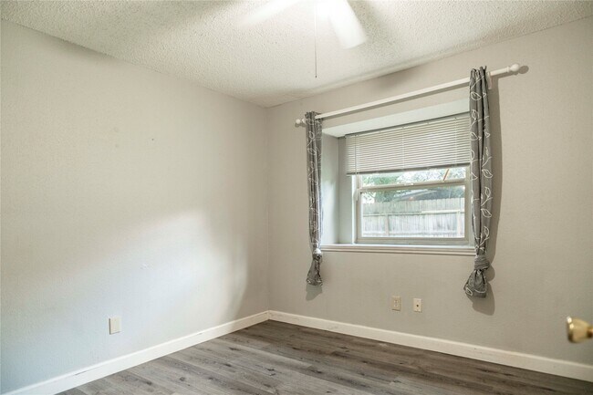 Building Photo - 17003 Enchanted Cir W