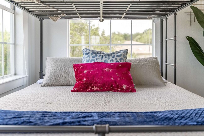 Building Photo - 8902 Feather Hill Rd