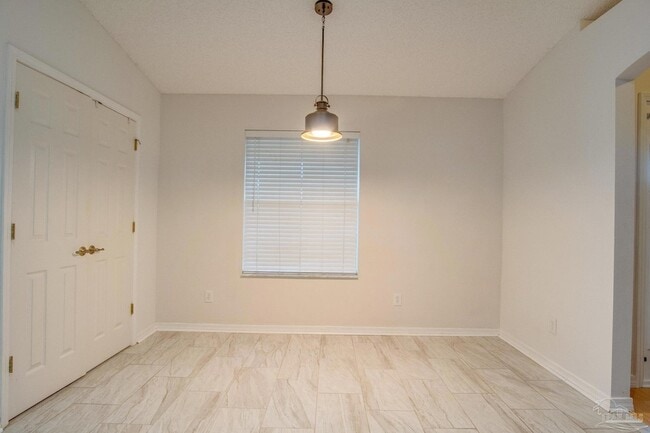 Building Photo - 4619 Carmel Cir