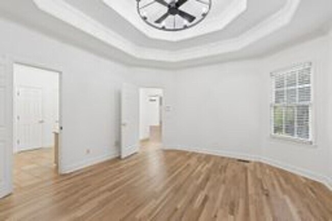 Building Photo - Beautiful Brentwood Home with Inground Pool on Quiet Cul-de-Sac