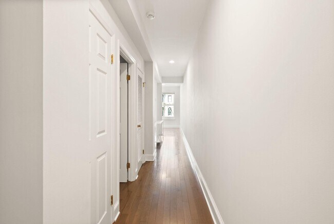 Building Photo - 1733 20th St NW