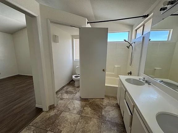 Building Photo - 4 BED/3BATH House in New Adelanto for Rent