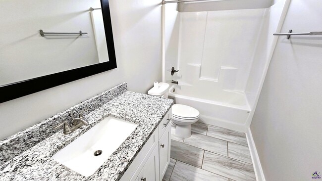 Building Photo - 1006 Adirondac Way