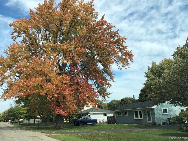 Primary Photo - 2747 Culbertson Ave