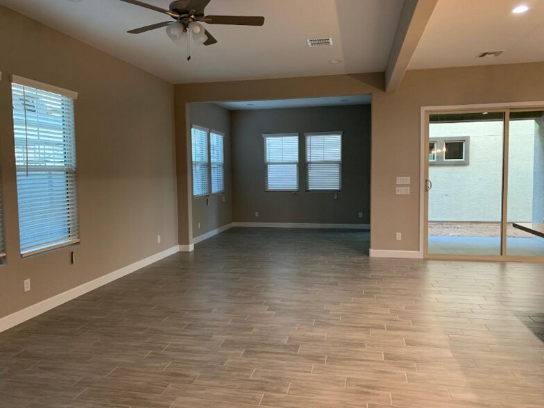 Building Photo - 1144 S Tumbleweed Ln