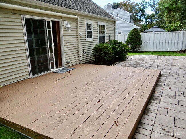 Building Photo - 514 Leawood Ave